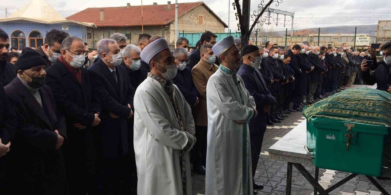 MHP'li Sadir Durmaz’ın babası son yolculuğuna uğurlandı