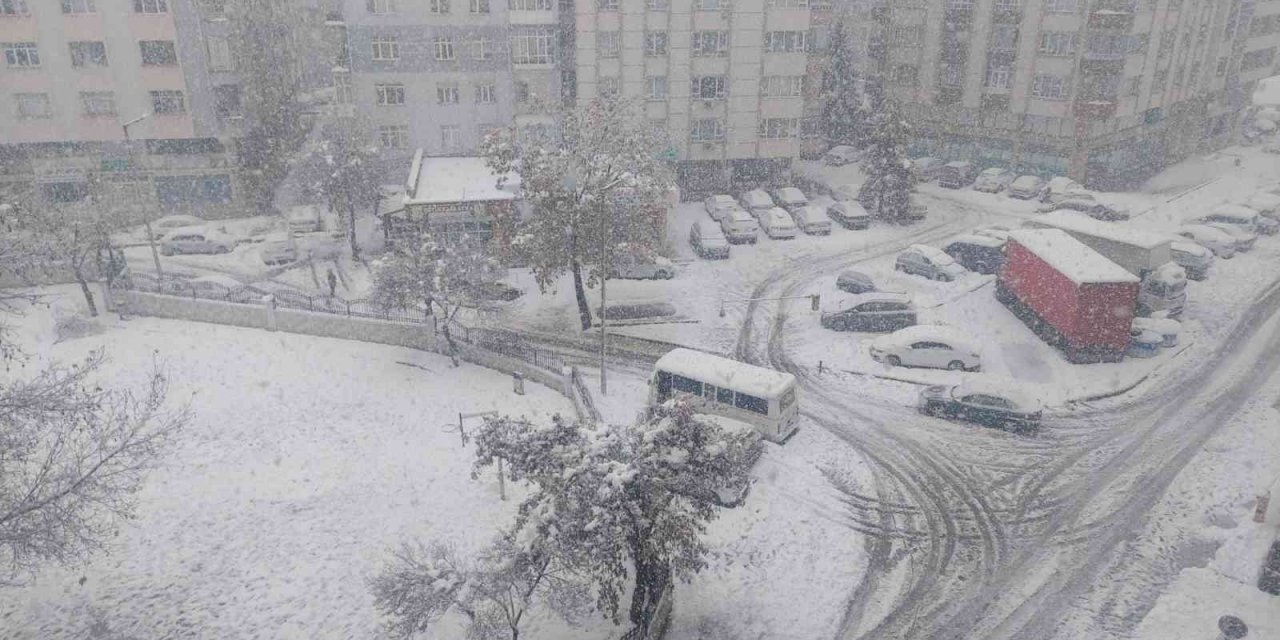 Konya’nın 24 ilçesinde eğitime kar engeli