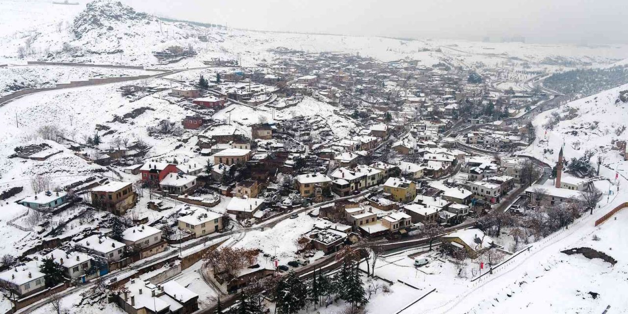 Konya Selçuklu'da Kartpostallık Kar Manzarası