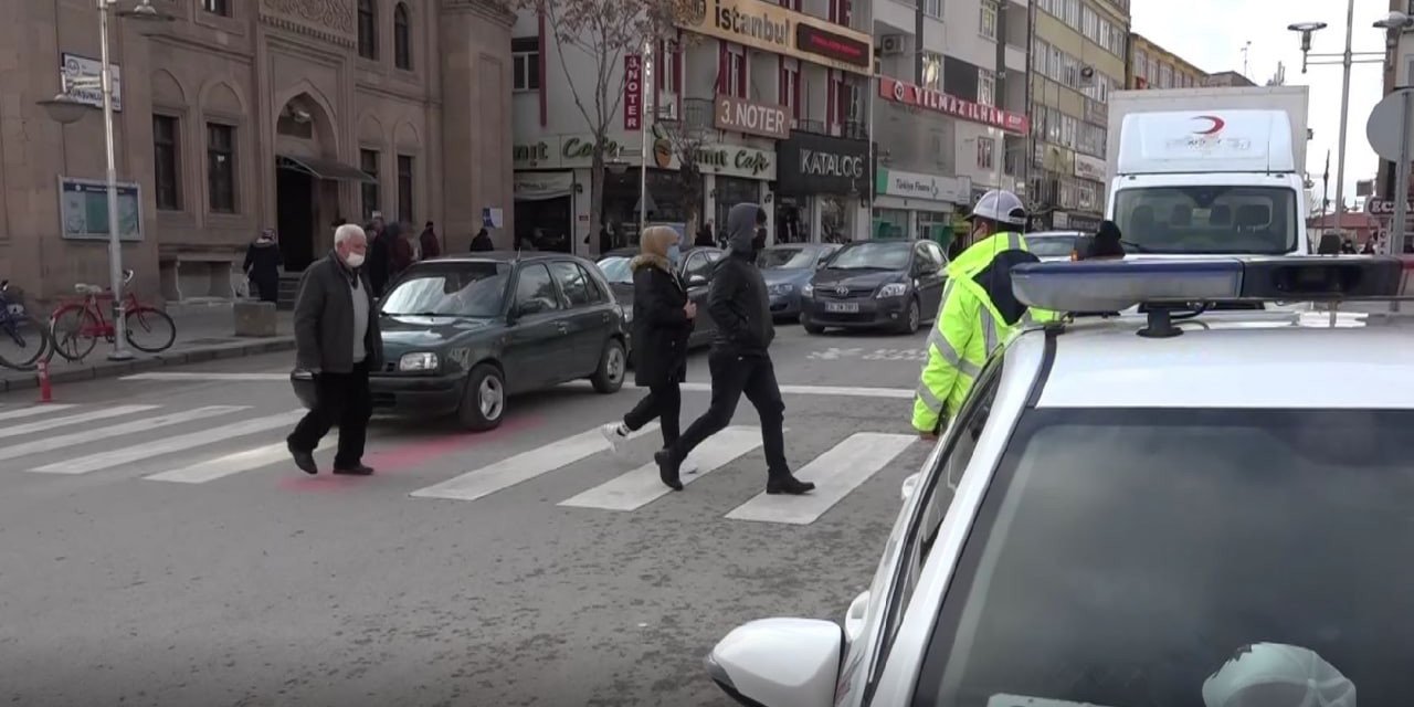 Aksaray’da trafik güvenliği uygulamaları devam ediyor