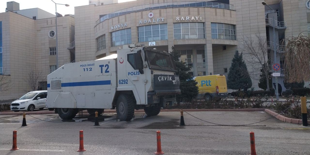 Konya’da aynı aileden 7 kişinin öldürüldüğü davanın duruşmasında arbede