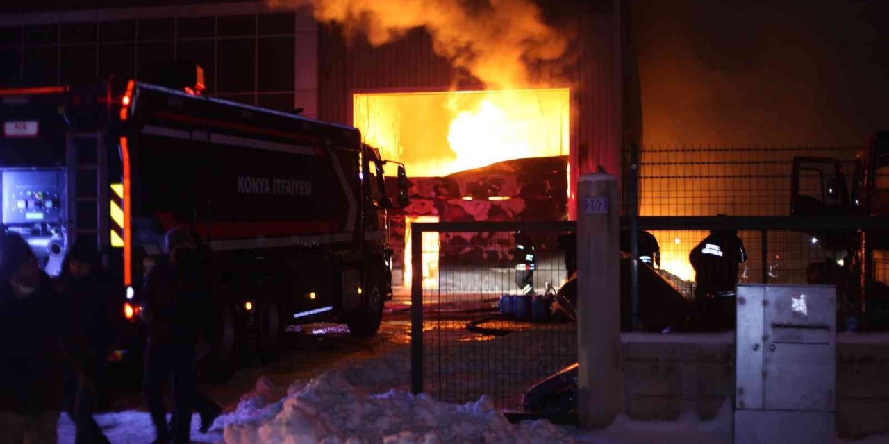 Sultanhanılı İş Adamının Konya’daki sünger fabrikasında yangın