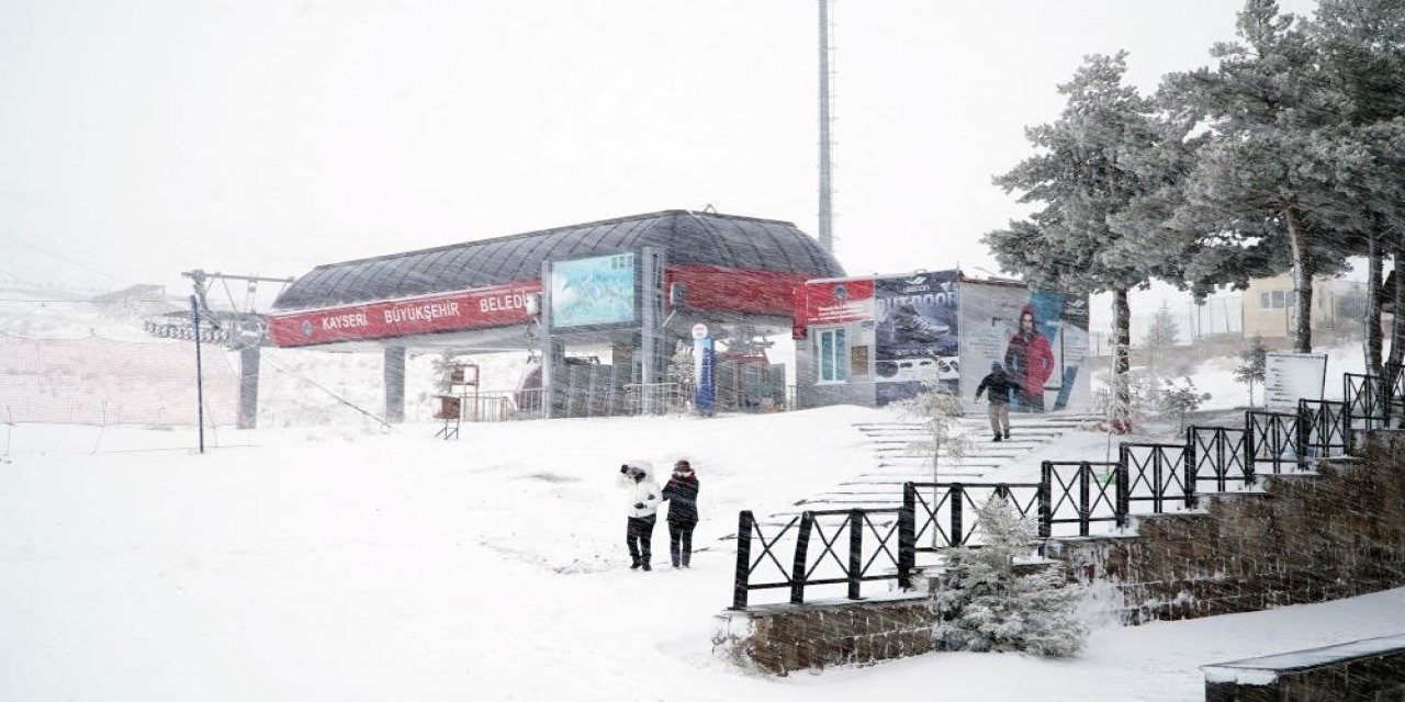 Erciyes’te kar kalınlığı 150 cm'yi buldu