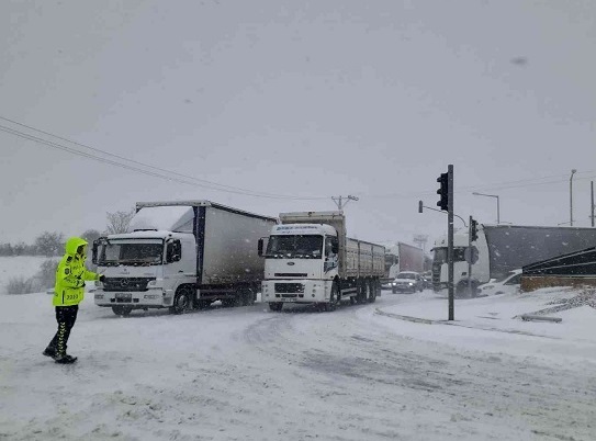 Aksaray’da kar ve tipi etkisini sürdürüyor