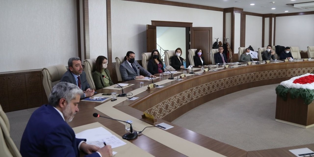 Toplumun faydasına iş üretmek üniversitelerin asli görevlerinden