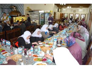 Belediyeden Huzurevi Sakinlerine Yemek