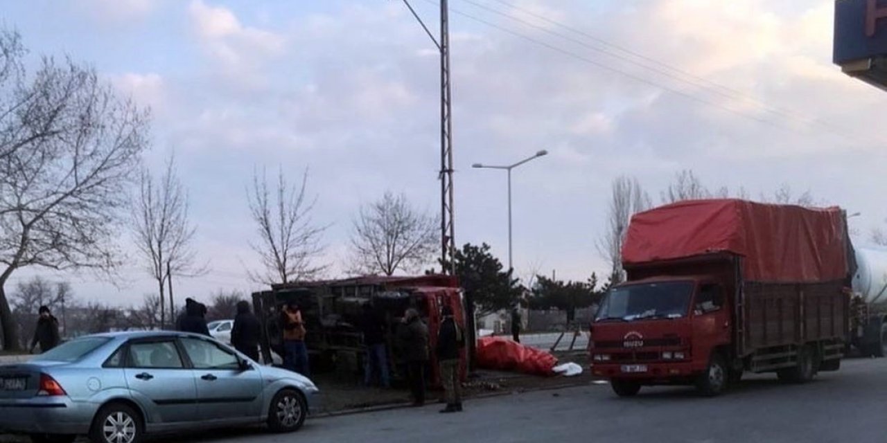 Kontrolden çıkan tır park halindeki araçlara çarptı: 1 ölü