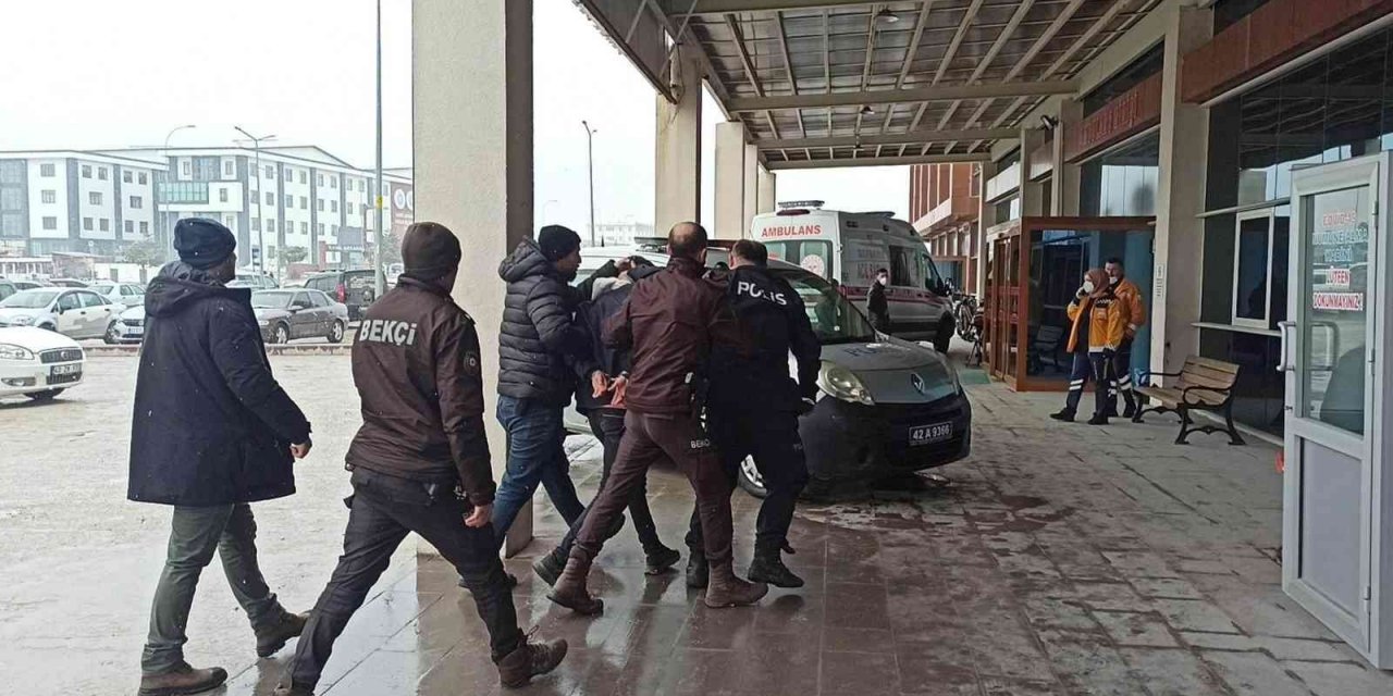 Seydişehir'de hastane bahçesinde bıçaklı kavga: 1 yaralı