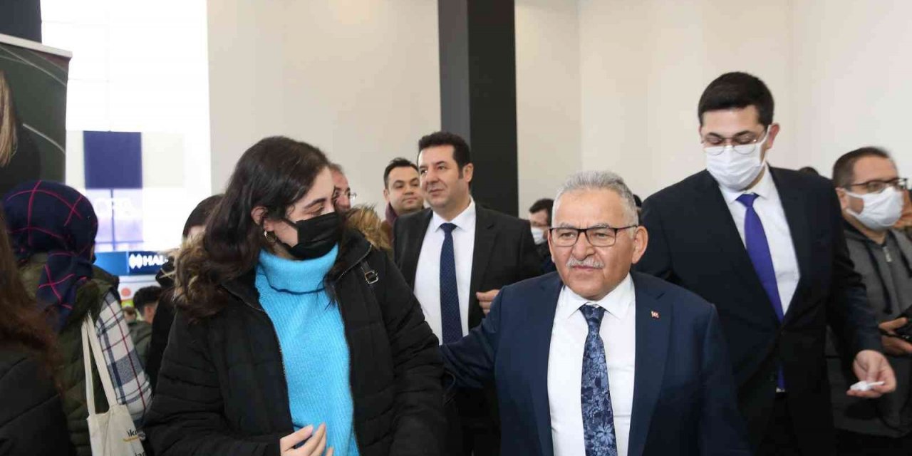 Büyükşehirin Kayseri kariyer merkezi her yerde