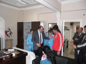 Yunak’ta Başarılı Halterci Öğrencilere Ödül