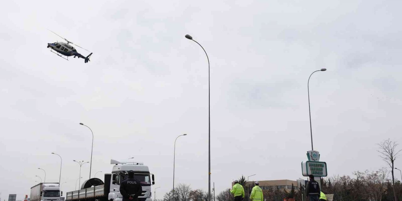 Aksaray’da helikopter destekli trafik denetimi