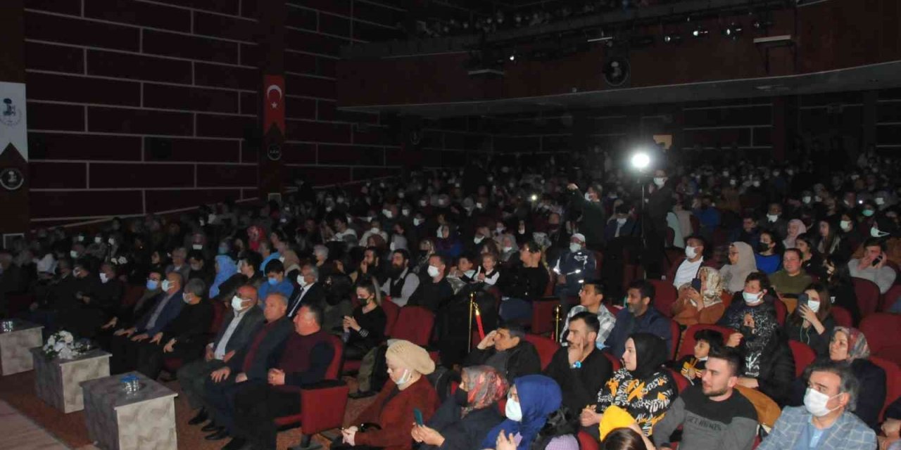 Akşehir Belediyesi TSM korosundan konser