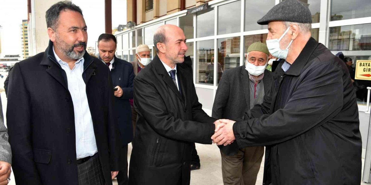 Başkan Pekyatırmacı Ramazan ayının ilk cumasında vatandaşlarla buluştu