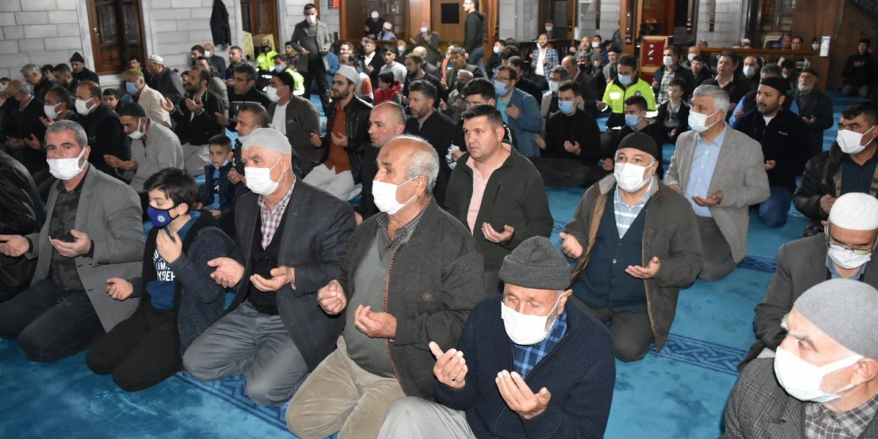 Aksaray’da şehitler için mevlit okutuldu