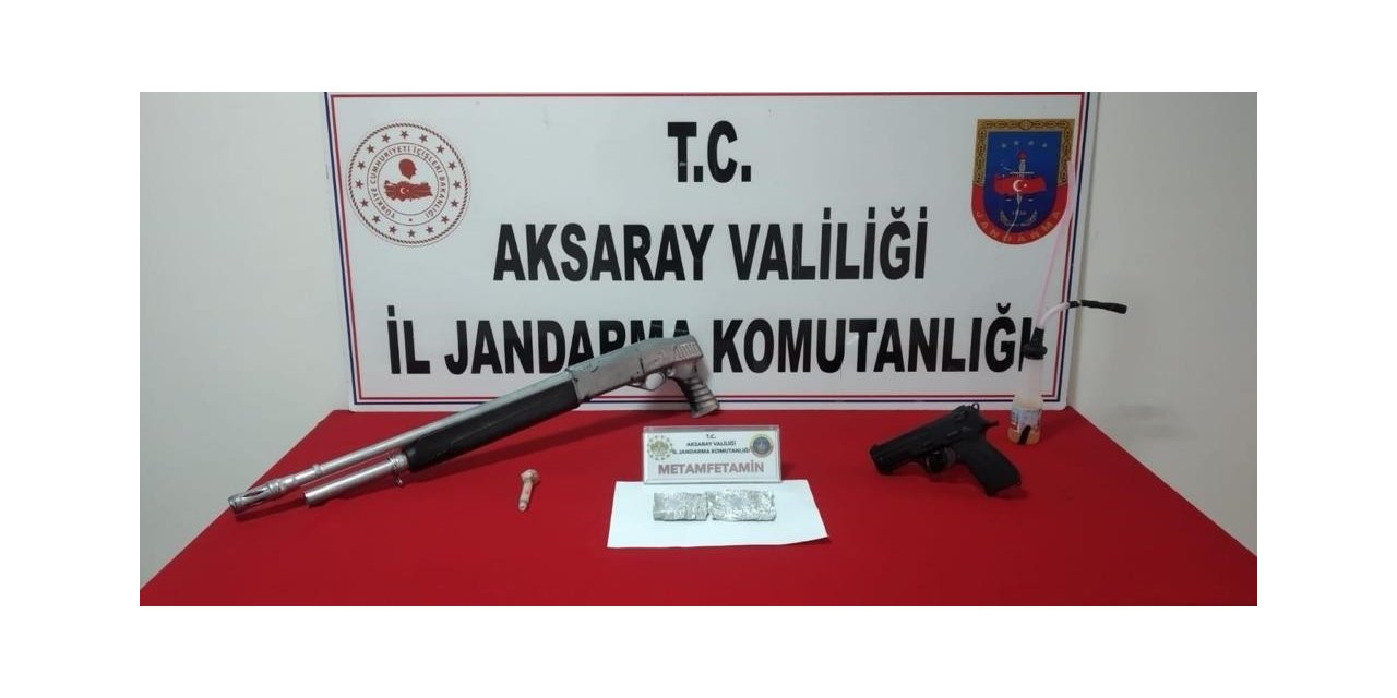 Uyuşturucu tacirleri tabanca ve tüfekle yakalandı