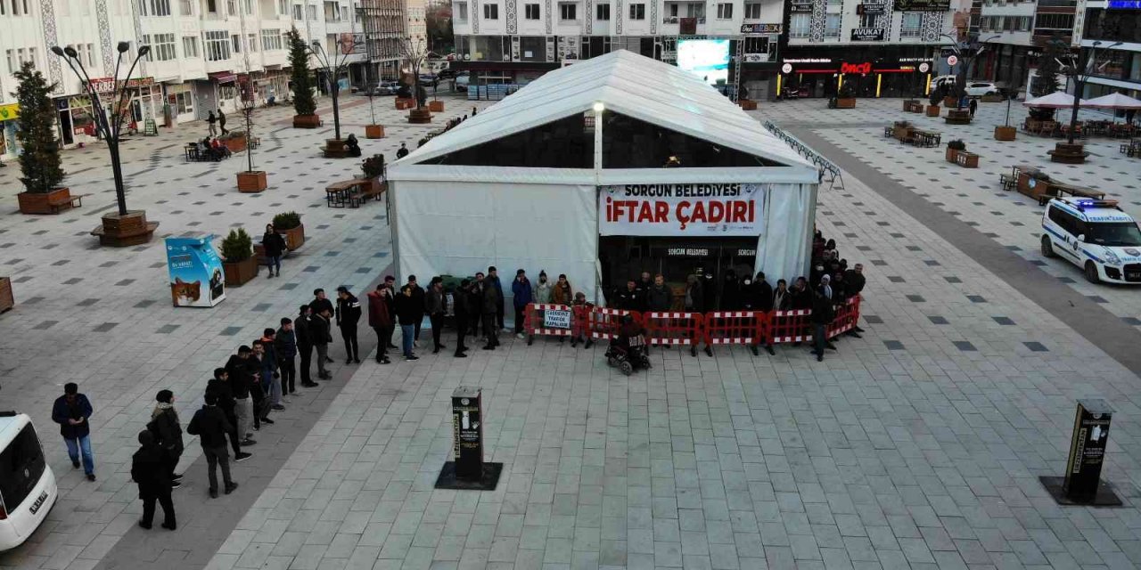 Sorgun Belediyesi günde 800 kişiye iftar veriyor