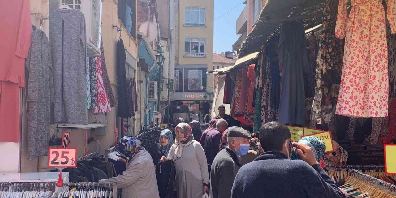 Bayram öncesi giyim işletmelerinde yoğunluk