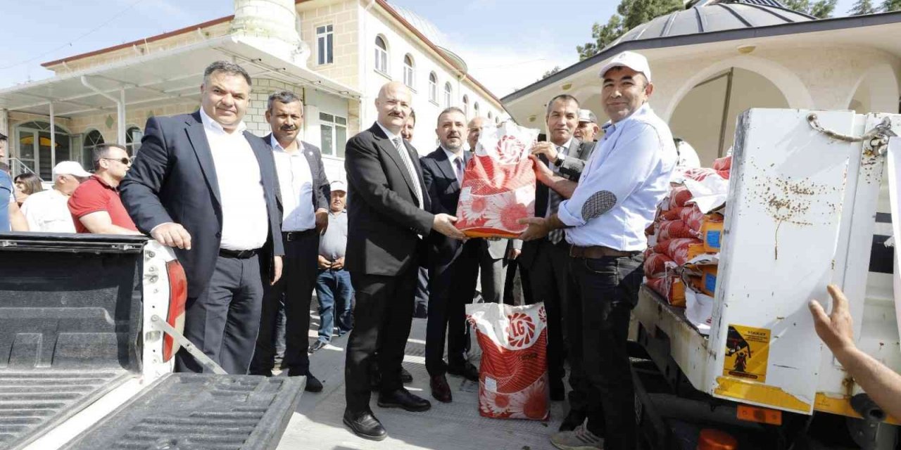 Sincan Belediyesin’den Ayçiçek tohum desteği