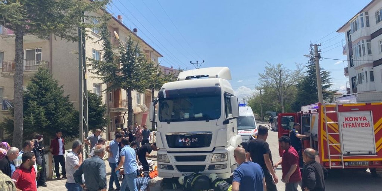 Tırın altında kalan bisiklet sürücüsü kaldırıldığı hastanede hayatını kaybetti