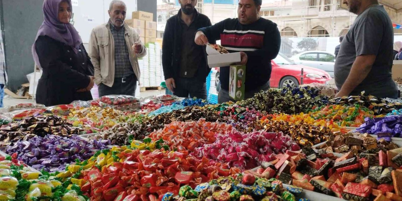 Konya’da bayram alışverişini son günlere bırakanlar yoğunluk oluşturdu