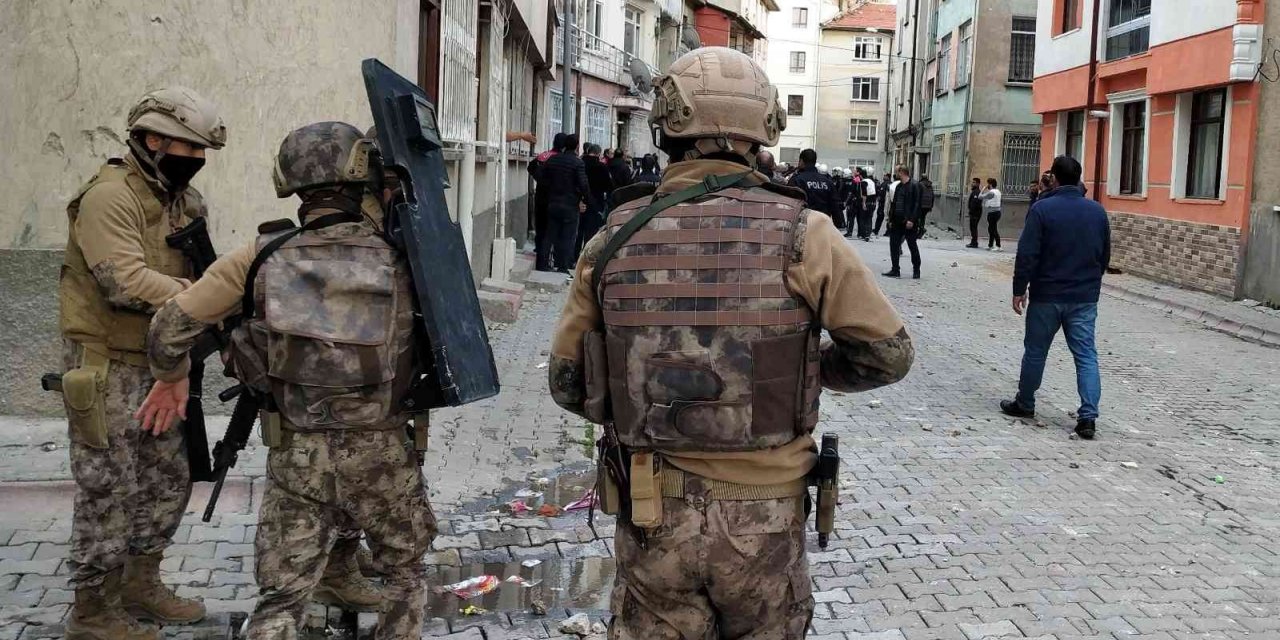 Havaya rastgele ateş etti, özel harekat polisi yakaladı