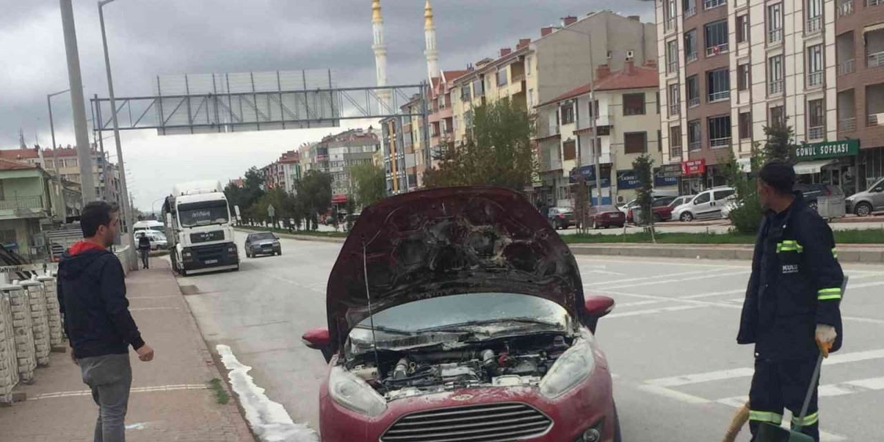 Konya’da otomobilde yangın paniği