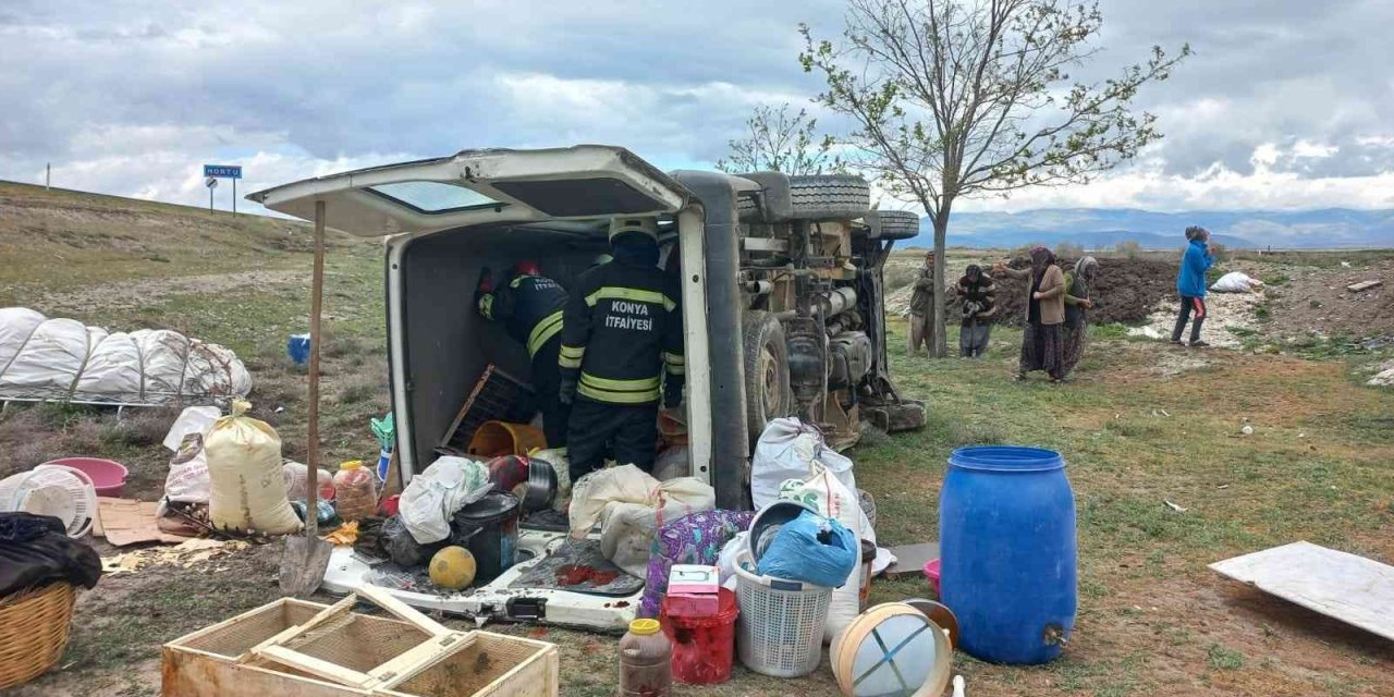 Tarım işçilerini taşıyan minibüs devrildi: 12 yaralı