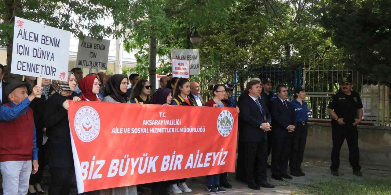 Aile Haftası’nda “Biz büyük bir aileyiz” yürüyüşü