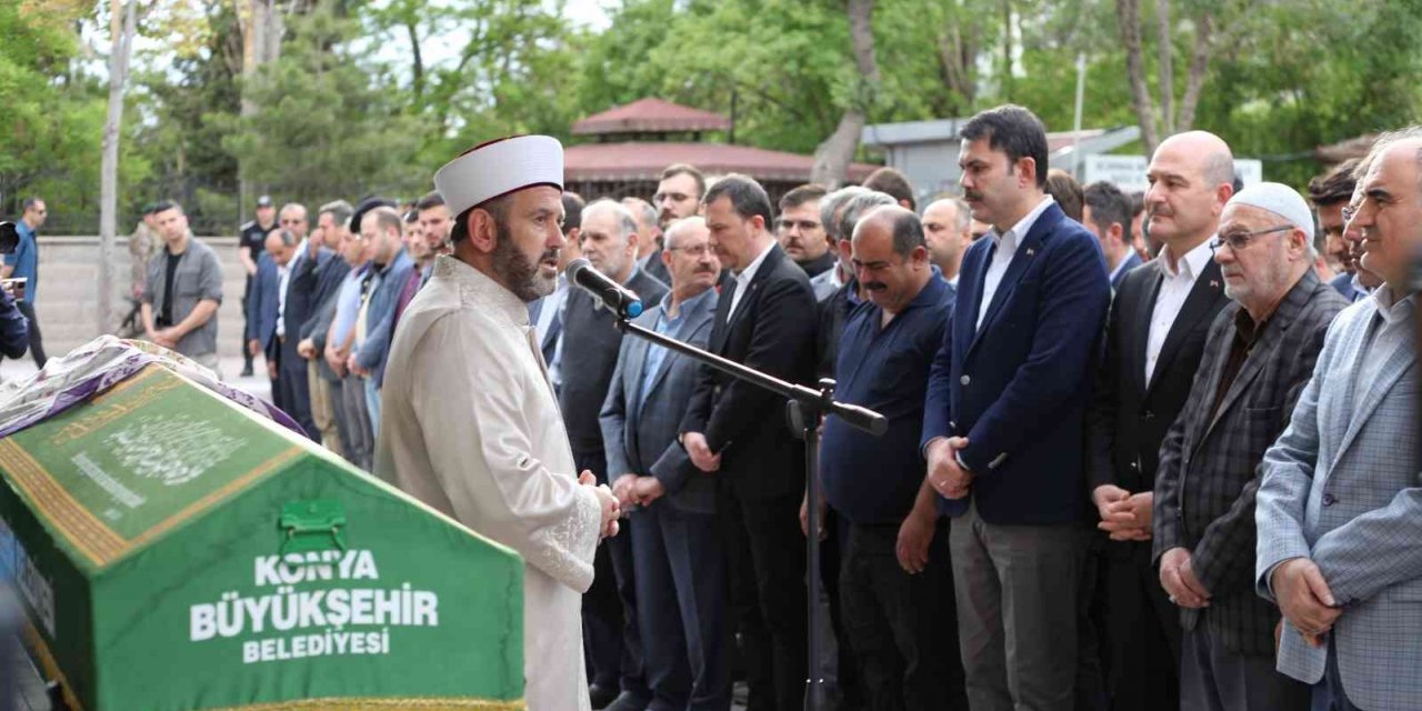 Otobüs kazasında hayatını kaybeden üniversite öğrencisine acı veda