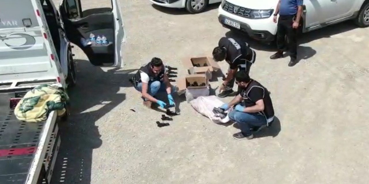 Polis denetim yaptığı dron ile silah kaçakçısını yakaladı