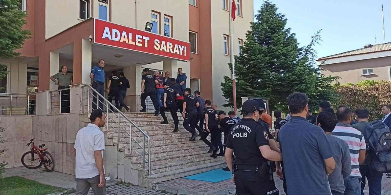 ’Miras’ operasyonu şüphelilerinden 32 kişi adliyede