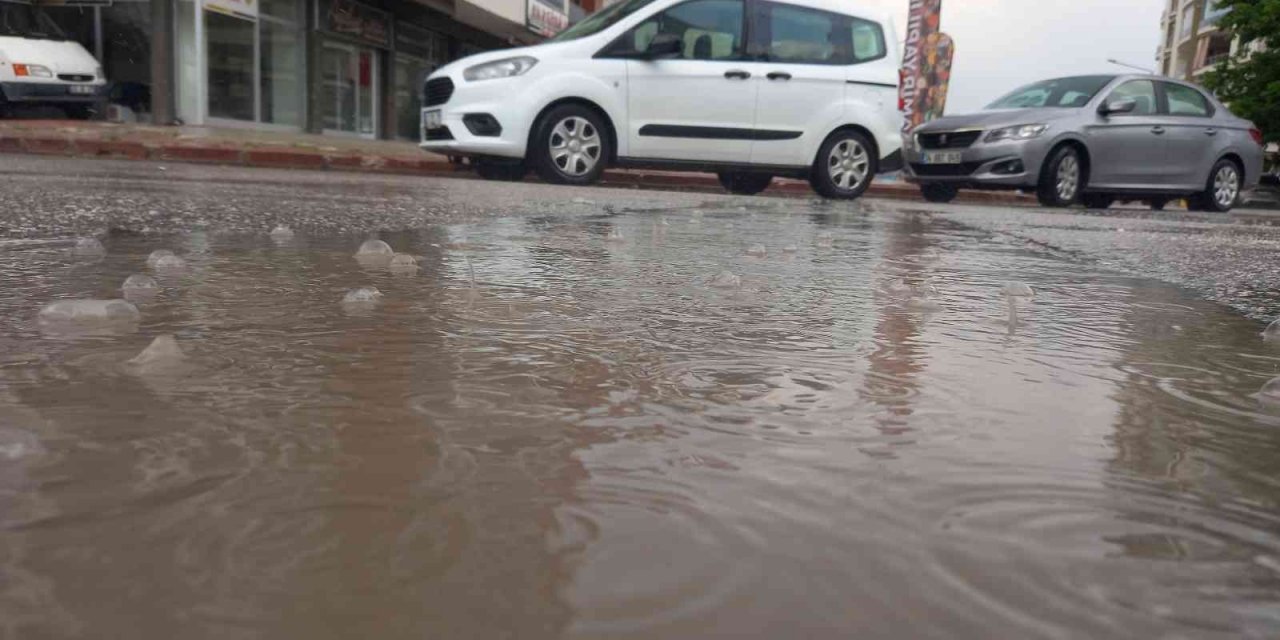 Konya’da yağış etkili oldu, çalışmalar devam ediyor