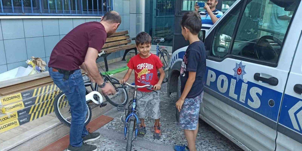 Baba ve oğullarının bisikletini çalan şüpheli yakalandı