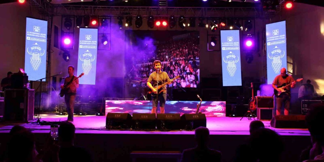 Pinhani’den Akşehir’de konser