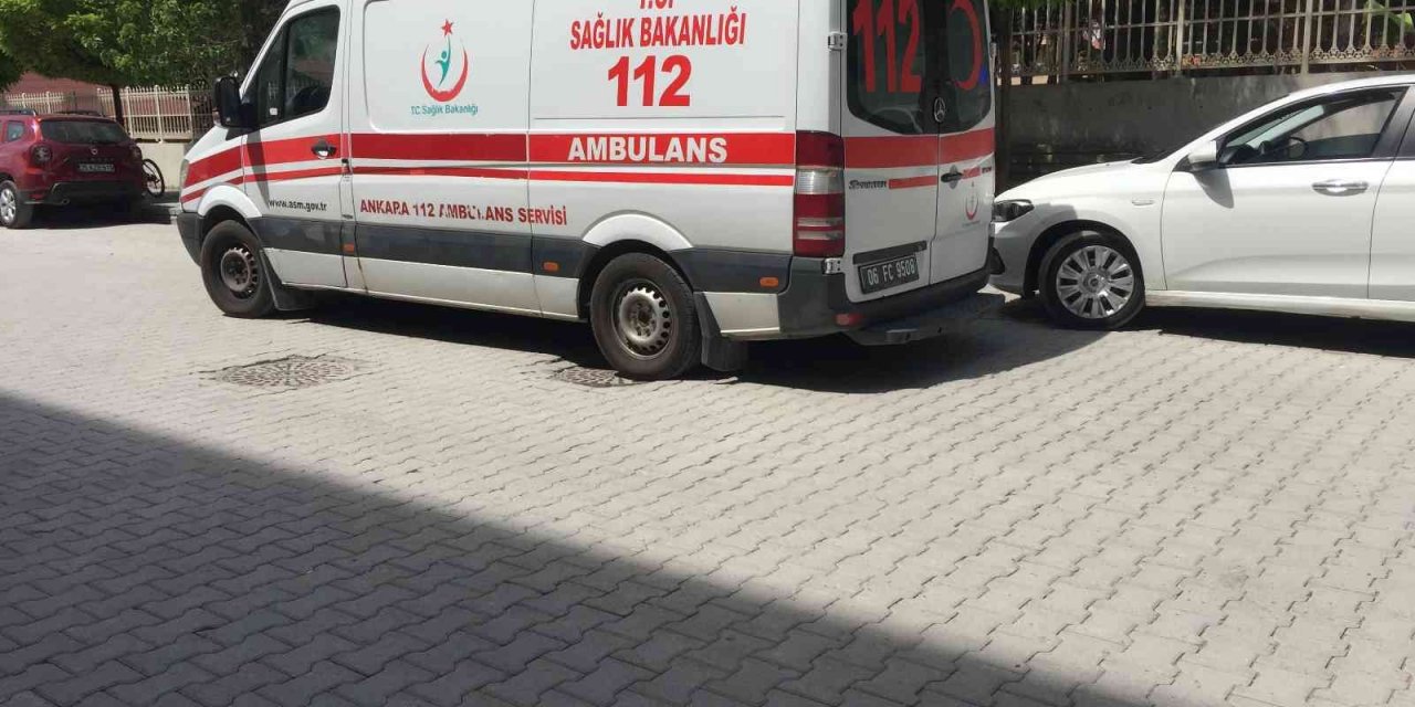 Kontrolden çıkan otomobil şarampole devrildi: 4 yaralı