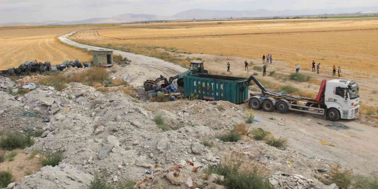 Konya’da çevreye kimyasal atık atan 3 kişiye 38 milyon ceza