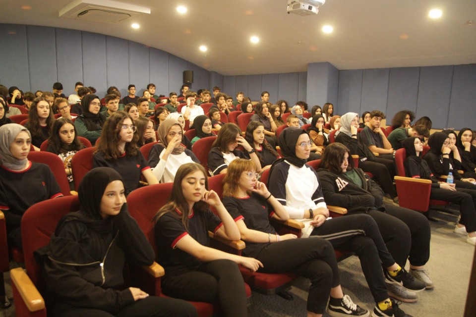 Şehir Koleji'nde verimli ders çalışma semineri düzenlendi