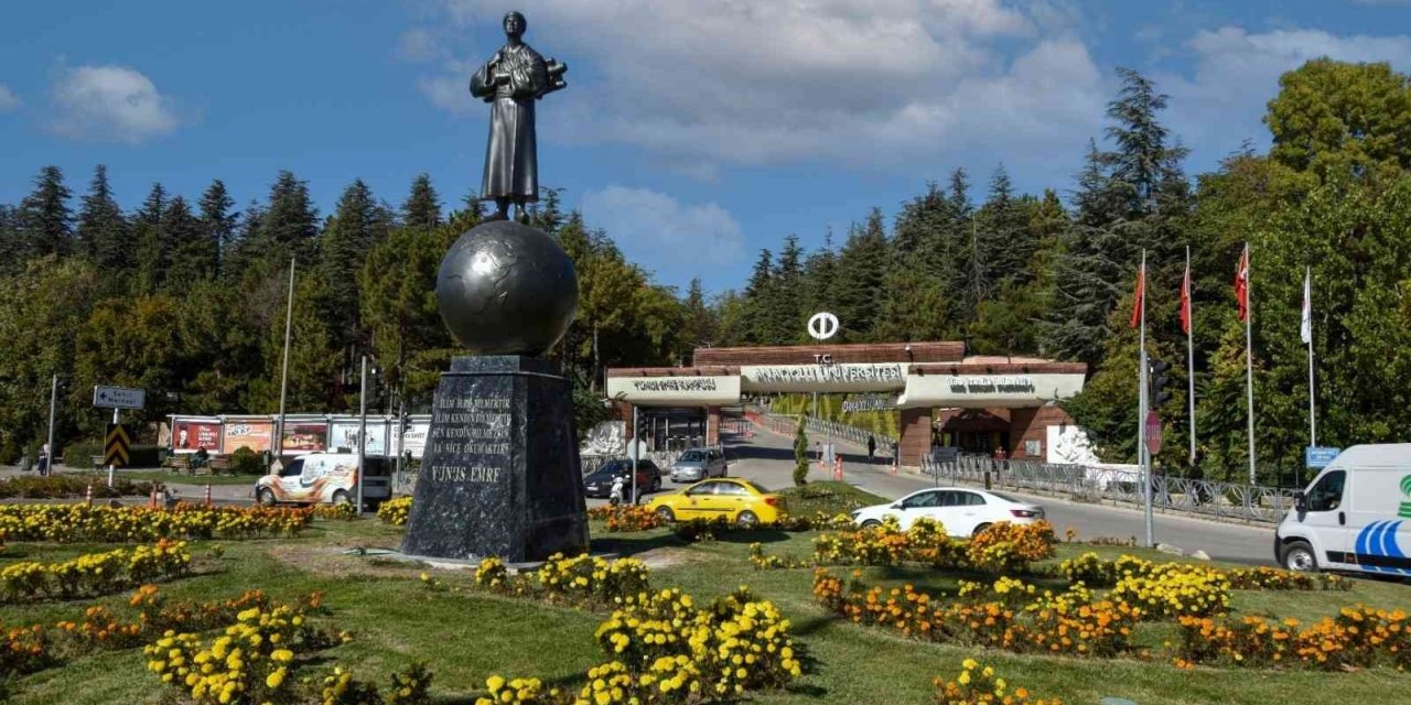 Anadolu Üniversitesi Türkiye’ye örnek oldu