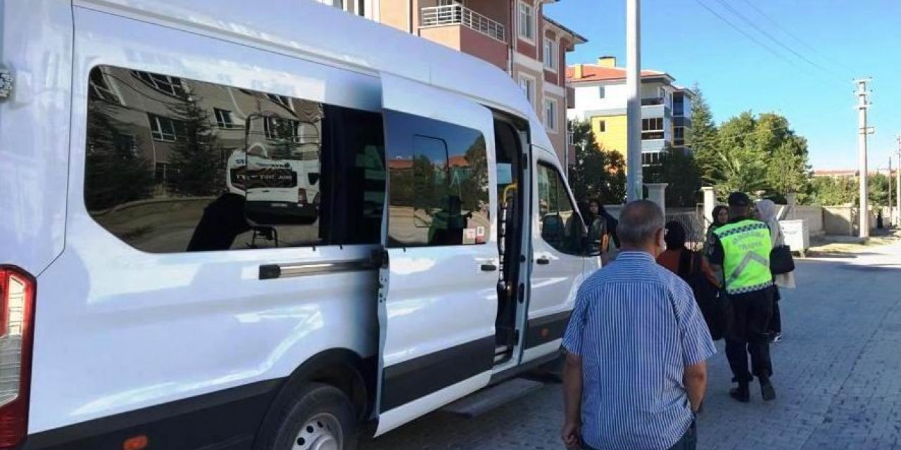 Kulu’da jandarma ve trafik polis ekipleri servis araçlarını denetledi