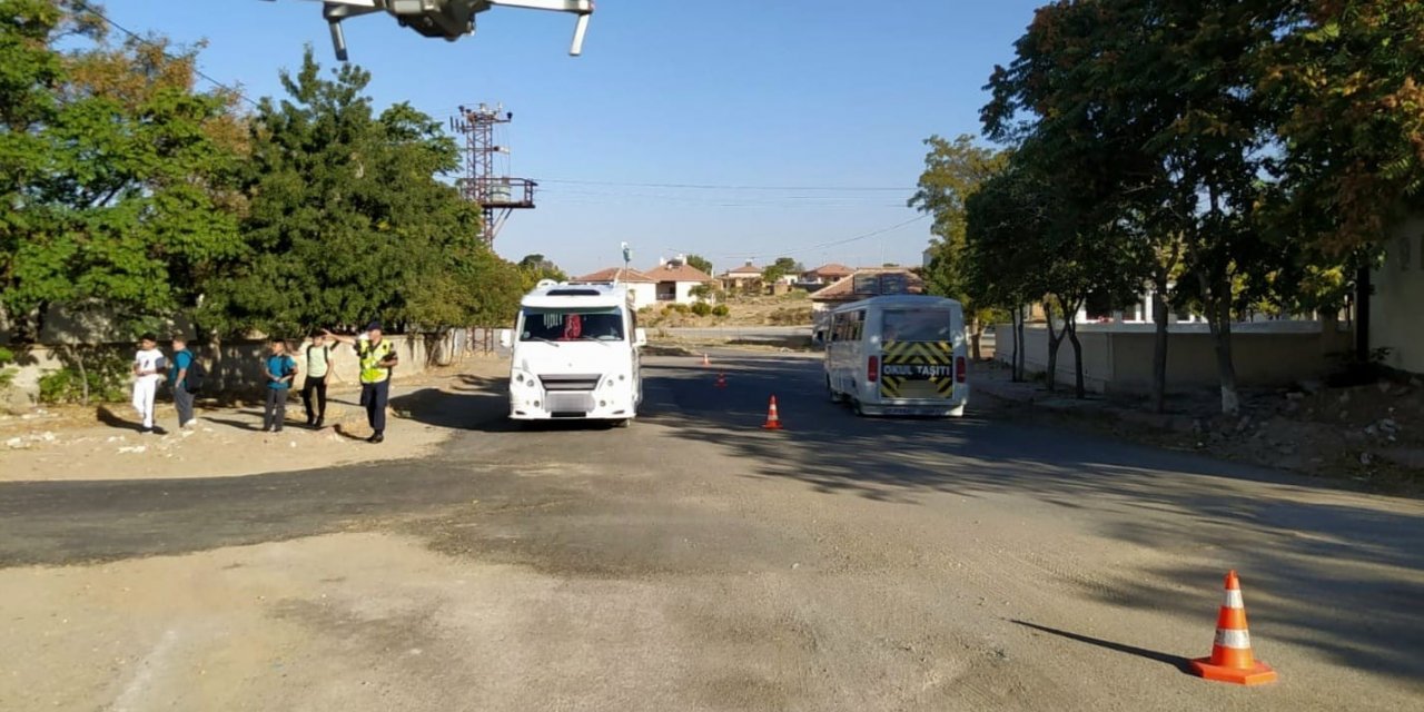 Aksaray’da jandarma okul bölgelerini dron ile havadan izliyor