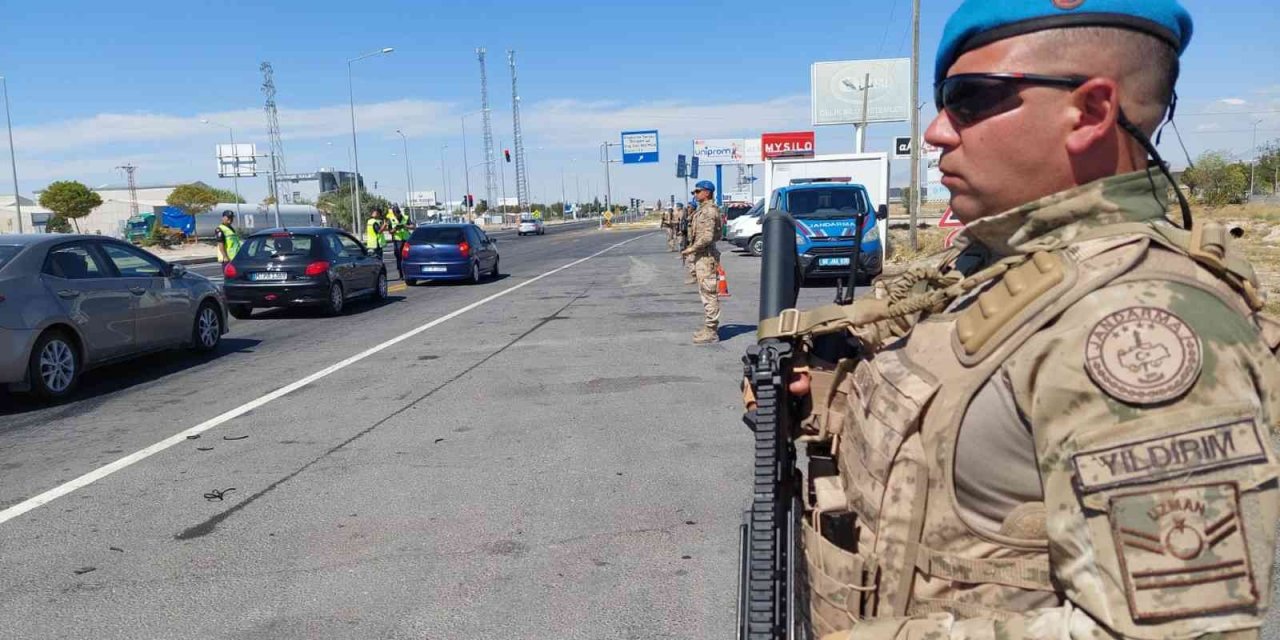 Aksaray’da jandarma komandolar yollarda